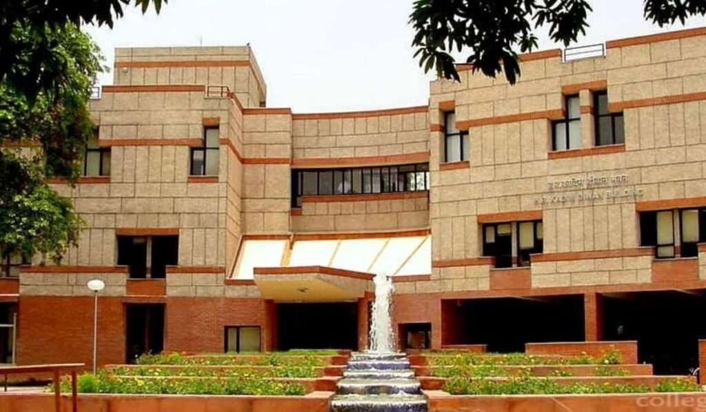 IIT Kanpur पहले दिन मिले 579 स्टूडेंट्स को मिले जॉब ऑफरIIT Kanpur Placement 2024